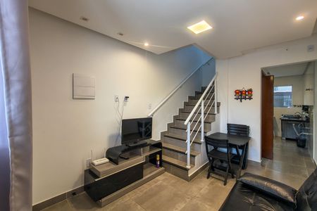Sala de casa de condomínio para alugar com 2 quartos, 60m² em Vila Caiçara, Praia Grande