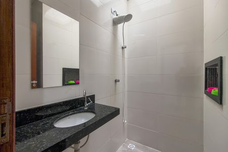 Casa de condomínio para alugar com 60m², 2 quartos e 1 vaga Casa de condomínio para alugar com 60m², 2 quartos e 1 vagaBanheiro