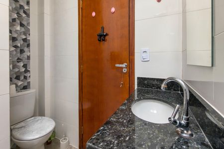 Casa de condomínio para alugar com 60m², 2 quartos e 1 vaga Casa de condomínio para alugar com 60m², 2 quartos e 1 vagaBanheiro
