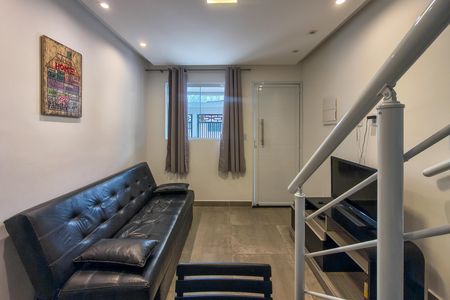 Sala de casa de condomínio para alugar com 2 quartos, 60m² em Vila Caiçara, Praia Grande