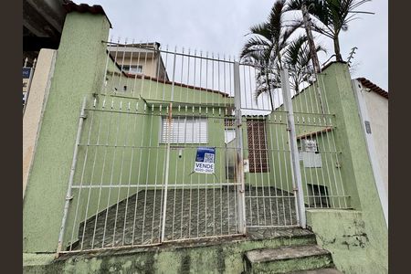 Casa à venda com 173m², 2 quartos e 1 vaga Casa à venda com 173m², 2 quartos e 1 vagaFachada