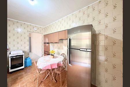 Casa à venda com 173m², 2 quartos e 1 vaga Casa à venda com 173m², 2 quartos e 1 vagaCozinha