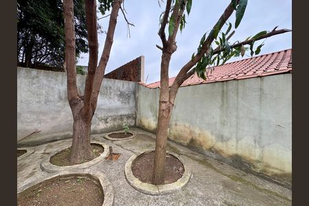 Casa à venda com 173m², 2 quartos e 1 vaga Casa à venda com 173m², 2 quartos e 1 vagaQuintal/ Jardim