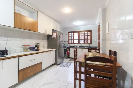 Casa para alugar com 98m², 4 quartos e 2 vagas Casa para alugar com 98m², 4 quartos e 2 vagasCozinha