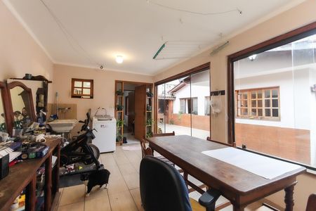 Casa para alugar com 98m², 4 quartos e 2 vagas Casa para alugar com 98m², 4 quartos e 2 vagasÁrea de Serviço