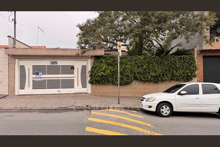 Casa para alugar com 98m², 4 quartos e 2 vagas Casa para alugar com 98m², 4 quartos e 2 vagasFachada