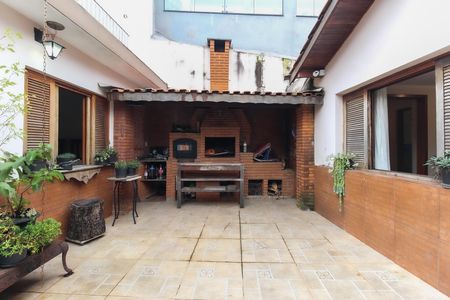 Casa para alugar com 98m², 4 quartos e 2 vagas Casa para alugar com 98m², 4 quartos e 2 vagasÁrea Externa - Churrasqueira
