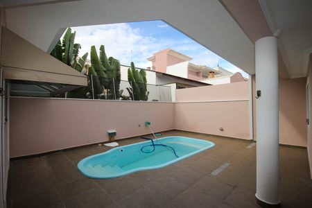 Casa de condomínio para alugar com 292m², 3 quartos e 4 vagas