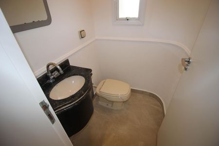 Casa de condomínio para alugar com 292m², 3 quartos e 4 vagas