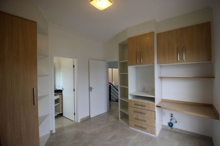 Casa de condomínio para alugar com 292m², 3 quartos e 4 vagas