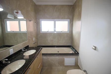 Casa de condomínio para alugar com 292m², 3 quartos e 4 vagas