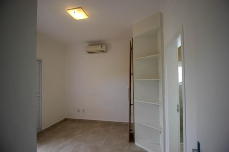 Casa de condomínio para alugar com 292m², 3 quartos e 4 vagas