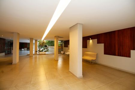 Apartamento à venda com 100m², 2 quartos e 1 vaga Apartamento à venda com 100m², 2 quartos e 1 vagaHall Social