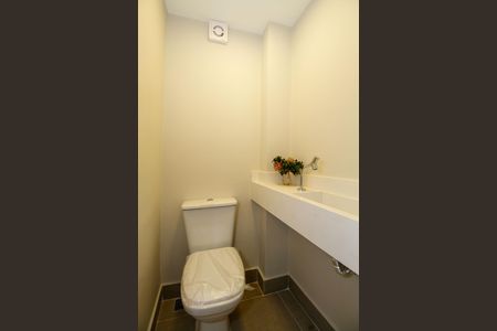 Lavabo de apartamento à venda com 2 quartos, 100m² em Pinheiros, São Paulo