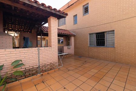 Casa à venda com 210m², 3 quartos e 4 vagasQuintal