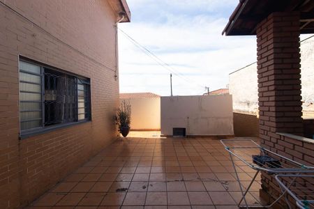Casa à venda com 210m², 3 quartos e 4 vagasQuintal