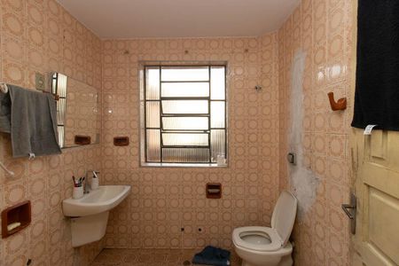 Casa à venda com 210m², 3 quartos e 4 vagasBanheiro Social