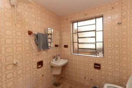 Casa à venda com 210m², 3 quartos e 4 vagasBanheiro Social