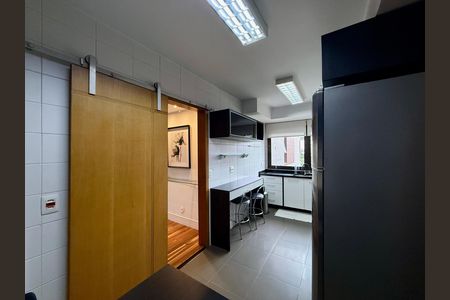 Apartamento para alugar com 169m², 3 quartos e 3 vagas Apartamento para alugar com 169m², 3 quartos e 3 vagasCozinha
