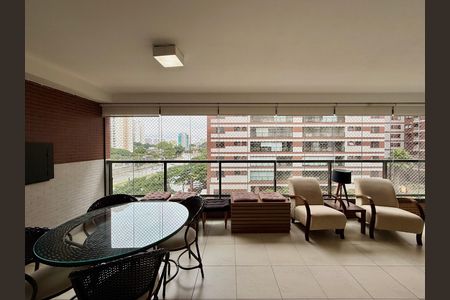 Apartamento para alugar com 169m², 3 quartos e 3 vagas Apartamento para alugar com 169m², 3 quartos e 3 vagasVaranda
