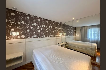 Apartamento para alugar com 169m², 3 quartos e 3 vagas Apartamento para alugar com 169m², 3 quartos e 3 vagasSuíte 1