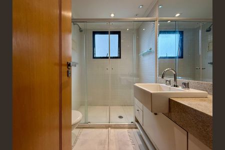 Apartamento para alugar com 169m², 3 quartos e 3 vagas Apartamento para alugar com 169m², 3 quartos e 3 vagasBanheiro Suíte 1