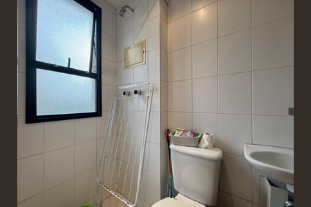 Apartamento para alugar com 169m², 3 quartos e 3 vagas Apartamento para alugar com 169m², 3 quartos e 3 vagasBanheiro de Serviço