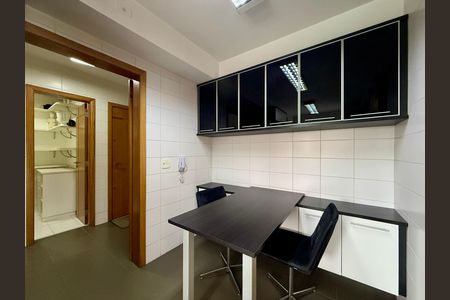 Apartamento para alugar com 169m², 3 quartos e 3 vagas Apartamento para alugar com 169m², 3 quartos e 3 vagasCozinha