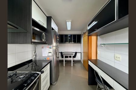 Apartamento para alugar com 169m², 3 quartos e 3 vagas Apartamento para alugar com 169m², 3 quartos e 3 vagasCozinha
