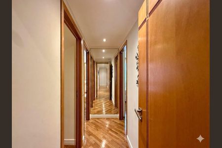 Apartamento para alugar com 169m², 3 quartos e 3 vagas Apartamento para alugar com 169m², 3 quartos e 3 vagasCorredor Suítes