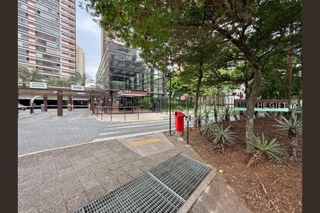 Apartamento para alugar com 169m², 3 quartos e 3 vagas Apartamento para alugar com 169m², 3 quartos e 3 vagasFachada
