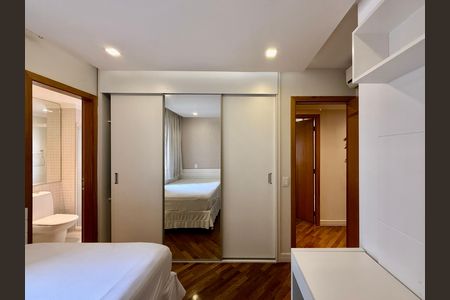 Apartamento para alugar com 169m², 3 quartos e 3 vagas Apartamento para alugar com 169m², 3 quartos e 3 vagasSuíte 2