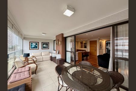 Apartamento para alugar com 169m², 3 quartos e 3 vagas Apartamento para alugar com 169m², 3 quartos e 3 vagasVaranda