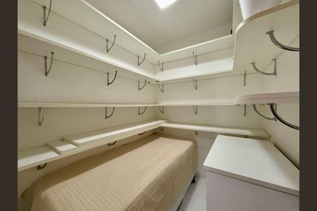 Apartamento para alugar com 169m², 3 quartos e 3 vagas Apartamento para alugar com 169m², 3 quartos e 3 vagasQuarto de Serviço