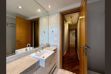 Apartamento para alugar com 169m², 3 quartos e 3 vagas Apartamento para alugar com 169m², 3 quartos e 3 vagasBanheiro Suíte 1