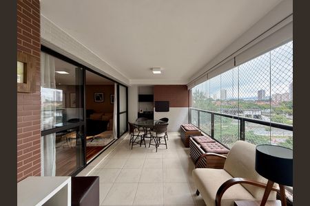 Apartamento para alugar com 169m², 3 quartos e 3 vagas Apartamento para alugar com 169m², 3 quartos e 3 vagasVaranda
