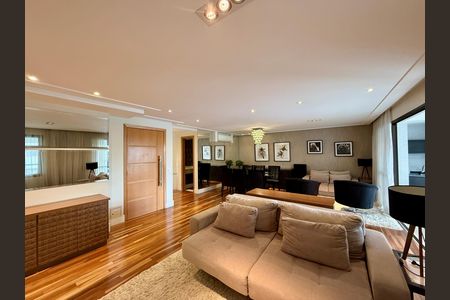 Apartamento para alugar com 169m², 3 quartos e 3 vagas Apartamento para alugar com 169m², 3 quartos e 3 vagasSala