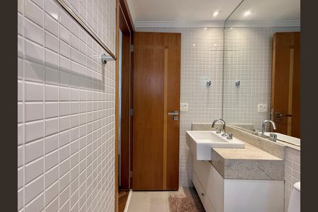 Apartamento para alugar com 169m², 3 quartos e 3 vagas Apartamento para alugar com 169m², 3 quartos e 3 vagasBanheiro Suíte 2