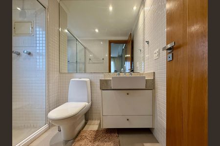 Apartamento para alugar com 169m², 3 quartos e 3 vagas Apartamento para alugar com 169m², 3 quartos e 3 vagasBanheiro Suíte 3