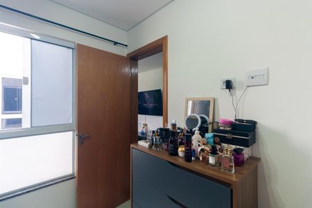 Quarto 1 de apartamento para alugar com 2 quartos, 34m² em Vila Bela, São Paulo