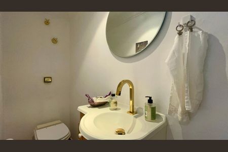 Apartamento para alugar com 140m², 3 quartos e 2 vagas Apartamento para alugar com 140m², 3 quartos e 2 vagasLavabo
