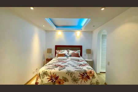 Apartamento para alugar com 140m², 3 quartos e 2 vagas Apartamento para alugar com 140m², 3 quartos e 2 vagasSuite