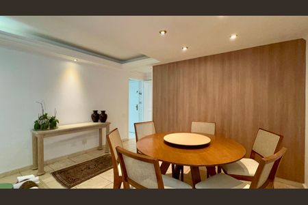 Apartamento para alugar com 140m², 3 quartos e 2 vagas Apartamento para alugar com 140m², 3 quartos e 2 vagasSala de Jantar