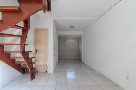 Sala de casa de condomínio para alugar com 2 quartos, 54m² em Tristeza, Porto Alegre