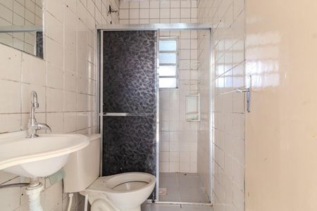 Banheiro de casa de condomínio para alugar com 2 quartos, 54m² em Tristeza, Porto Alegre