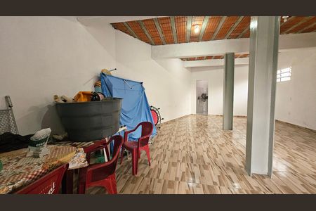 Casa para alugar com 90m², 1 quarto e 1 vaga
