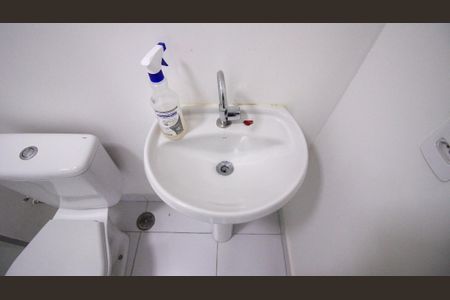 Apartamento para alugar com 45m², 2 quartos e sem vaga Apartamento para alugar com 45m², 2 quartos e sem vagaBanheiro