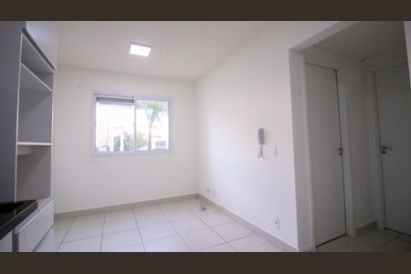 Sala/Cozinha de apartamento para alugar com 2 quartos, 45m² em Vila Ivone, São Paulo