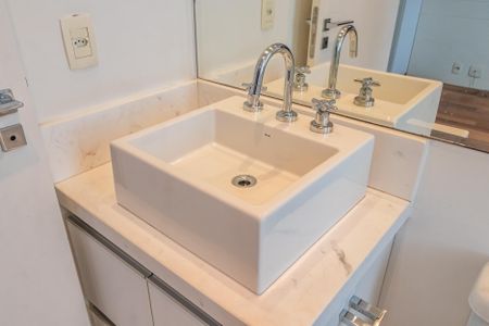 Apartamento à venda com 186m², 2 quartos e 3 vagasBanheiro da Suíte 1