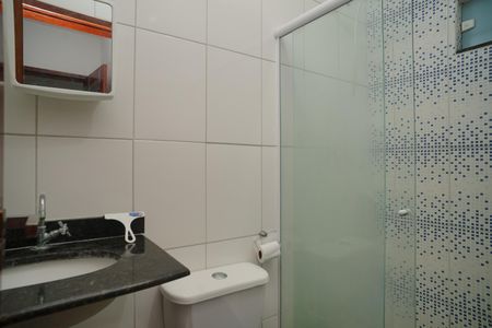 Casa para alugar com 84m², 2 quartos e 3 vagas Casa para alugar com 84m², 2 quartos e 3 vagasBanheiro do Quarto 2